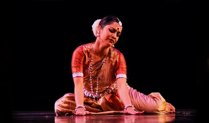 Pratimā: Reflection - Performance Photo